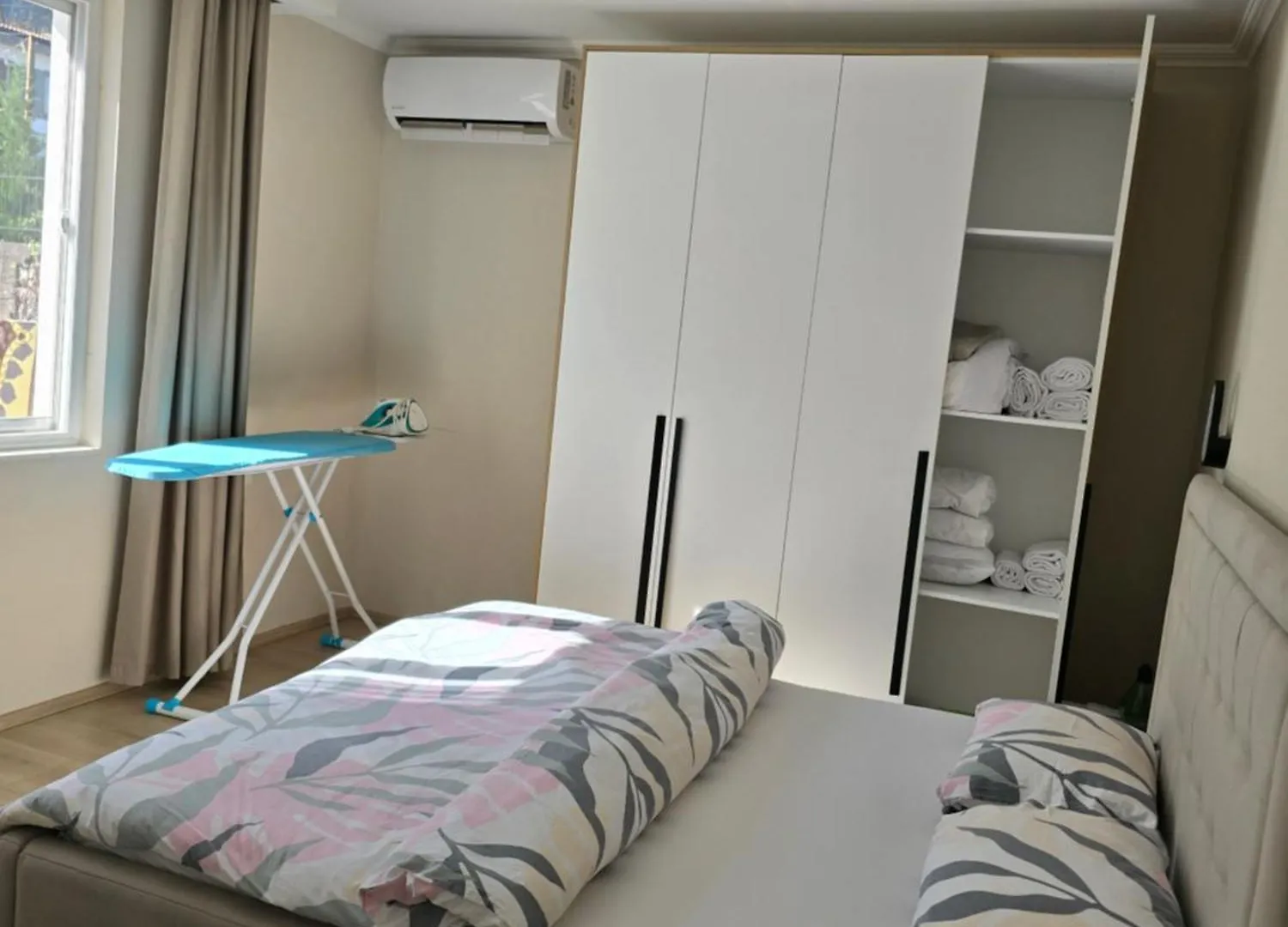 Shiroka'S Special Guest 1 Apartment 0*, Shiroka Albania